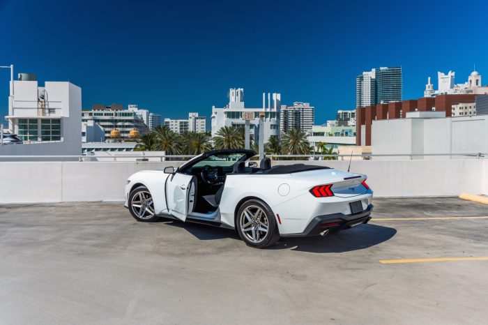 Ford Mustang Convertible WhiteBlack Rental