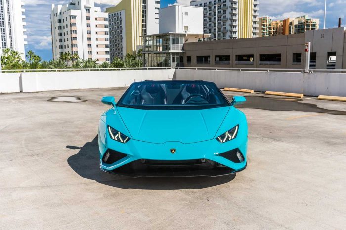 Lamborghini Huracan EVO Spyder Blu Glauco in Vegas