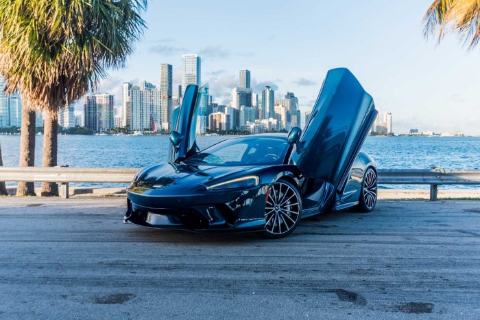 McLaren GT Green Black Las Vegas