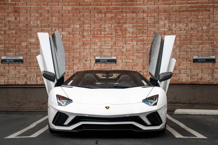 Lamborghini White Aventador S Rental in Las Vegas